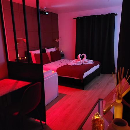 Nuit D'Evasion Love Room Avec Baignoire Balneotherapie Toulon Exteriör bild