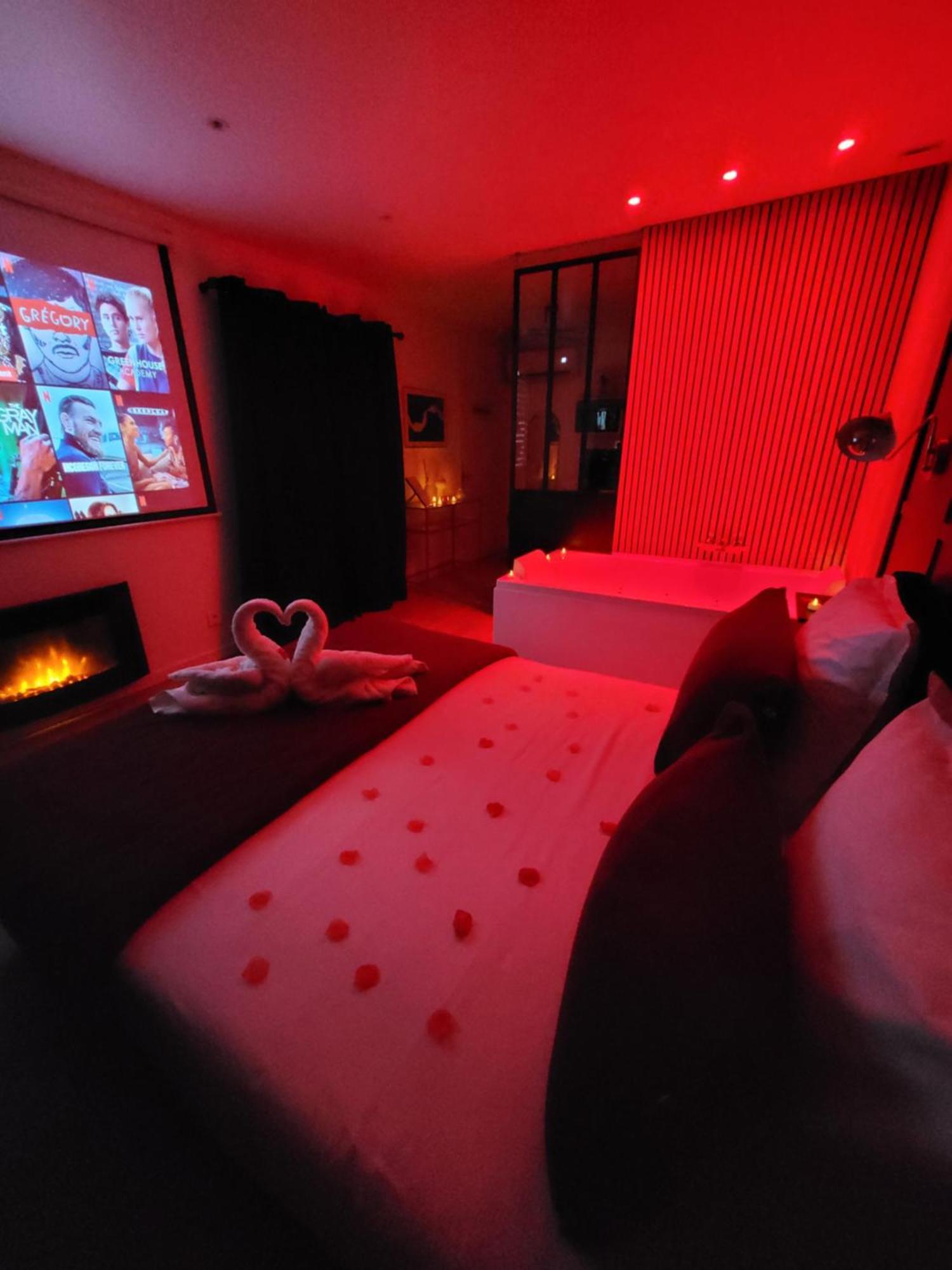 Nuit D'Evasion Love Room Avec Baignoire Balneotherapie Toulon Exteriör bild