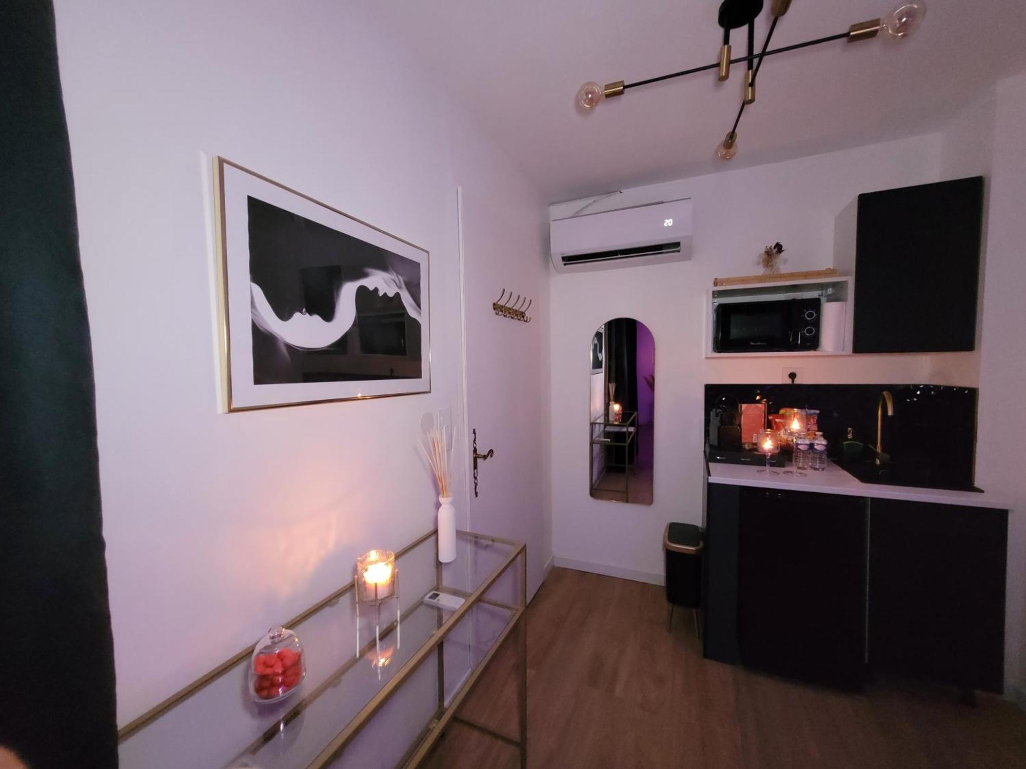 Nuit D'Evasion Love Room Avec Baignoire Balneotherapie Toulon Exteriör bild