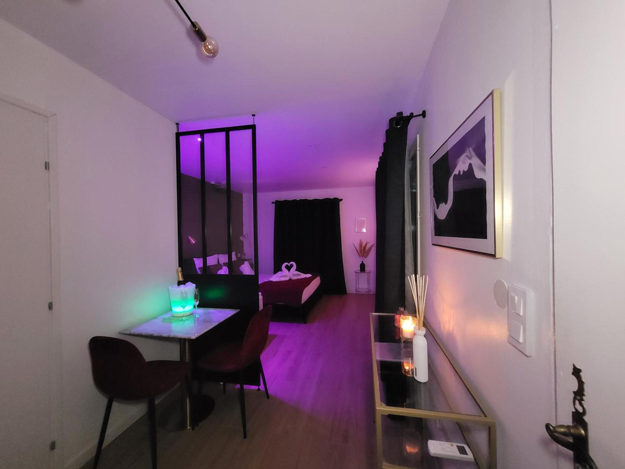 Nuit D'Evasion Love Room Avec Baignoire Balneotherapie Toulon Exteriör bild